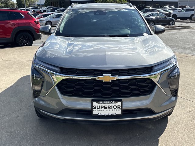 Used 2024 Chevrolet Trax LT w/ Driver Confidence Package FWD image 12