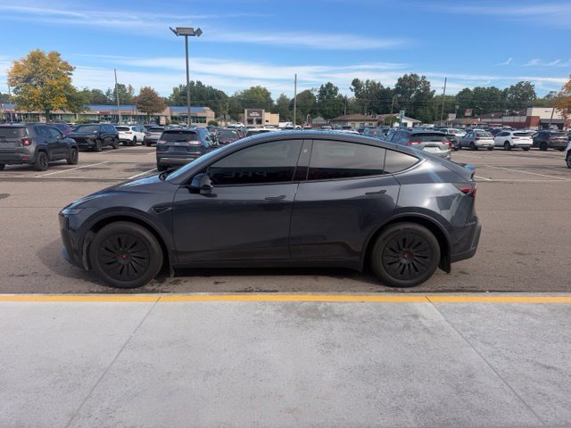 Used 2026 Tesla Model Y Long Range RWD image 9