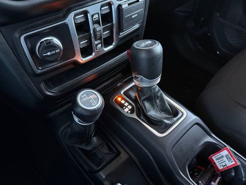 Used 2023 Jeep Wrangler Willys image 20