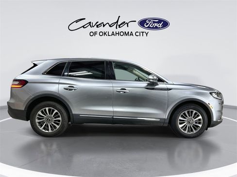 Used 2021 Lincoln Nautilus Reserve image 9