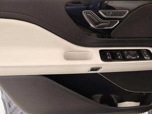 New 2026 Lincoln Aviator 2WD image 16