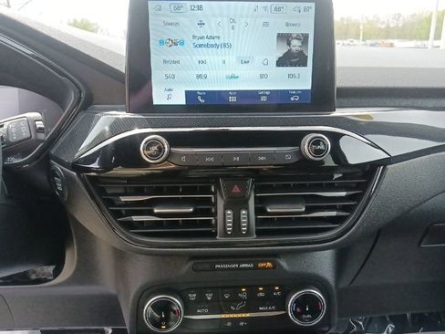 Used 2025 Ford Escape ST-Line FWD image 21