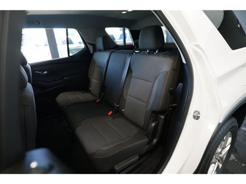 Used 2020 Chevrolet Traverse LT FWD image 12