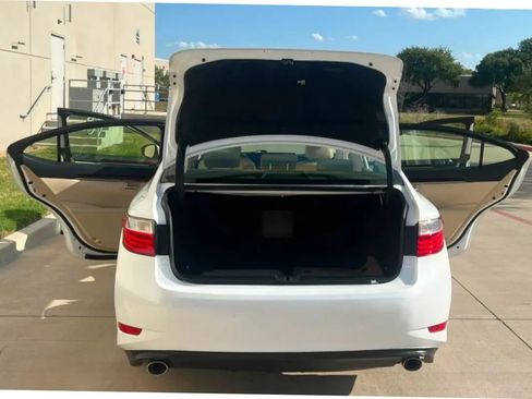 Used 2014 Lexus ES 350 w/ Luxury Package FWD image 11