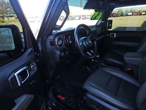 Used 2024 Jeep Gladiator Mojave w/ Convenience Group image 17