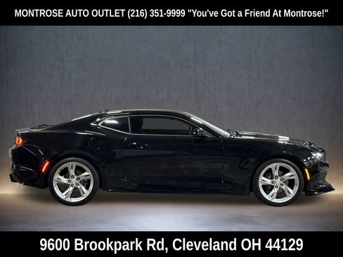 Used 2020 Chevrolet Camaro LT image 3