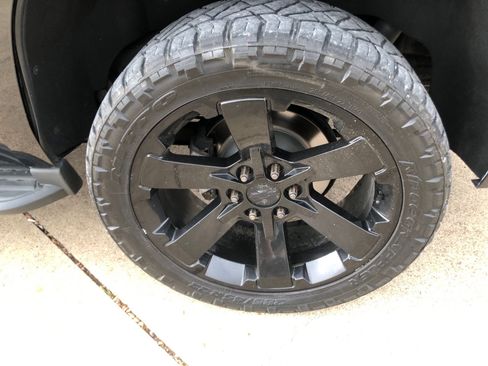 Used 2017 Chevrolet Tahoe LT image 9