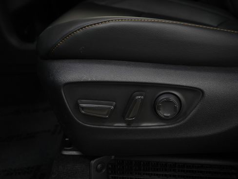 Certified 2025 Toyota Sienna XLE Woodland Edition AWD/4WD image 24