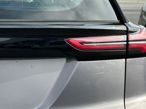 Certified 2022 Chevrolet Bolt EUV LT w/ Comfort Package image 46