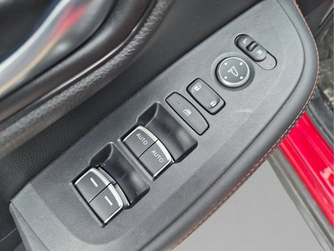 Certified 2025 Honda HR-V Sport image 16