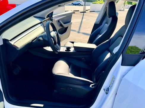 Used 2025 Tesla Model Y Long Range AWD/4WD image 24