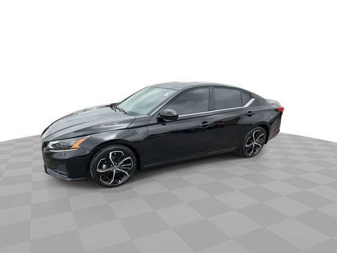 Used 2025 Nissan Altima 2.5 SR FWD image 5