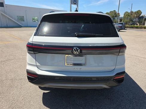 Used 2025 Volkswagen Taos S FWD image 4