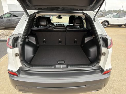 Used 2022 Jeep Cherokee Latitude Lux image 23