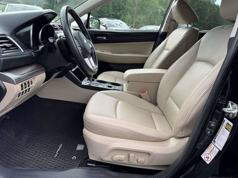 Used 2017 Subaru Outback 2.5i Limited AWD/4WD image 21