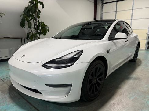 Used 2022 Tesla Model 3 Long Range image 3