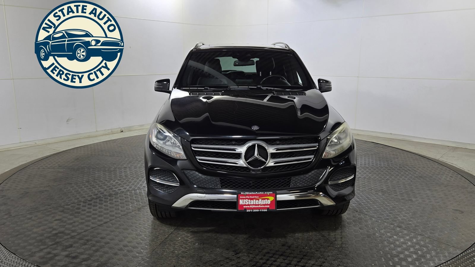 Used 2016 Mercedes-Benz GLE 350 4MATIC w/ Premium Package image 2