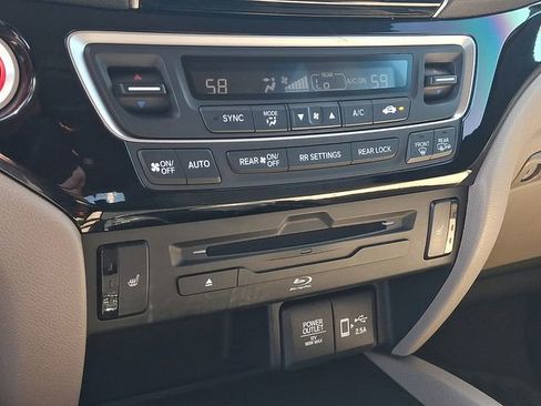Used 2019 Honda Pilot Touring image 15