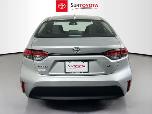 Used 2026 Toyota Corolla LE FWD image 5