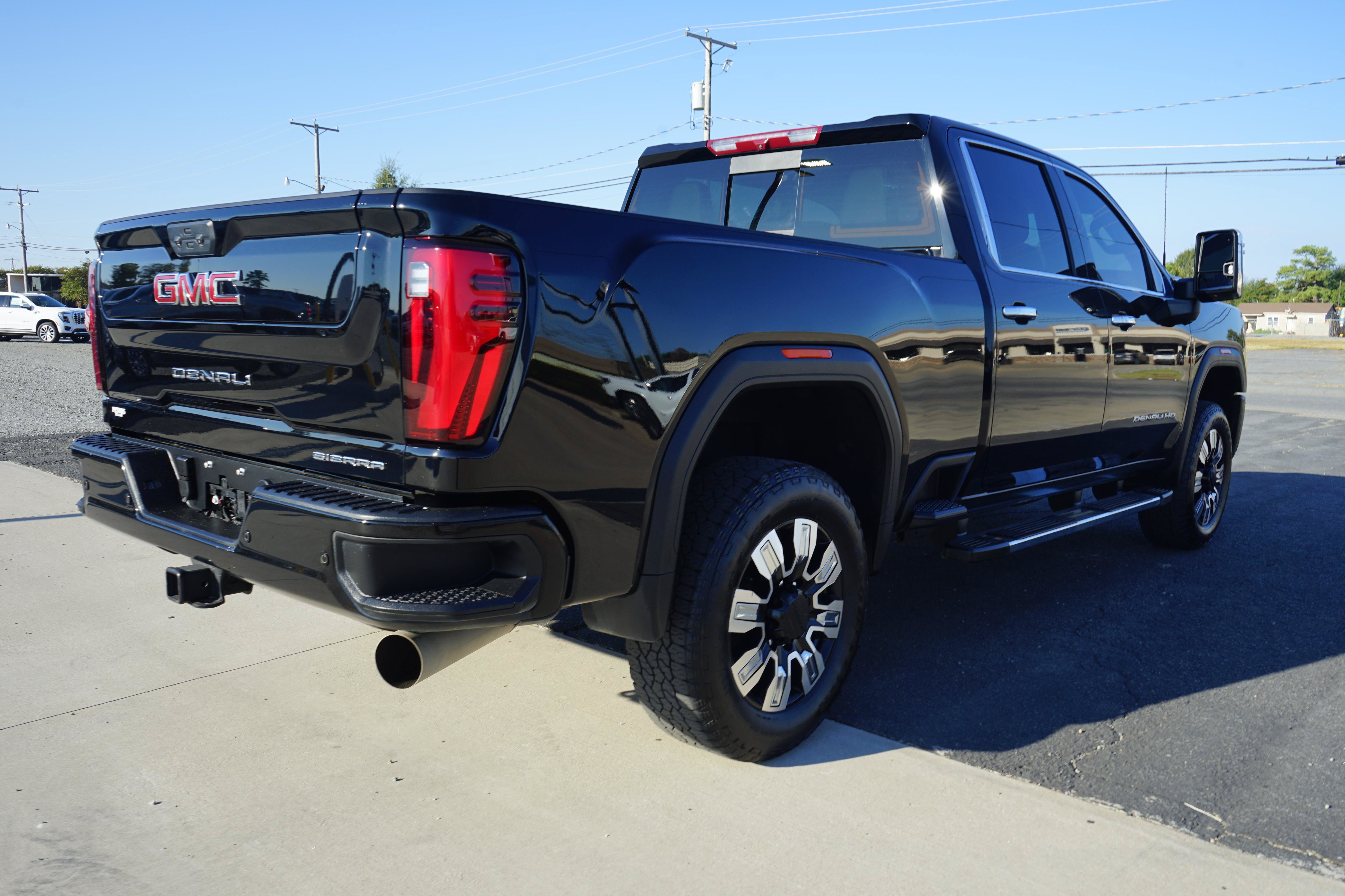 Used 2025 GMC Sierra 2500 Denali AWD/4WD image 5