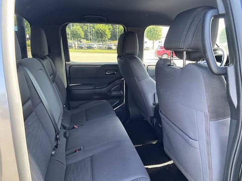 Certified 2023 Nissan Frontier SV w/ Midnight Edition Package AWD/4WD image 18