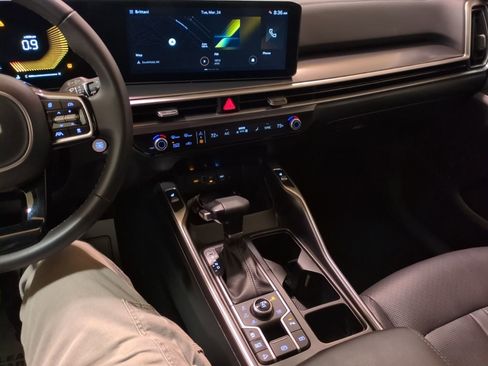 Certified 2025 Kia Sorento S image 22