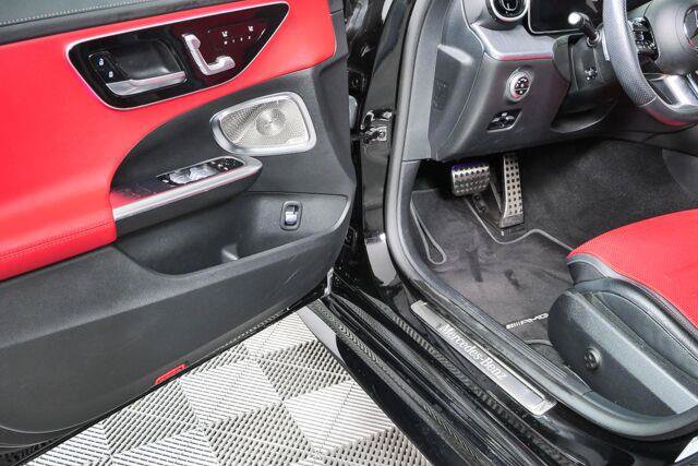 Used 2023 Mercedes-Benz C 300 Sedan image 8
