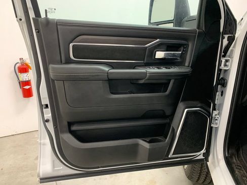 Used 2026 RAM 2500 Laramie AWD/4WD image 6
