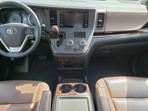 Used 2019 Toyota Sienna Limited Premium image 13