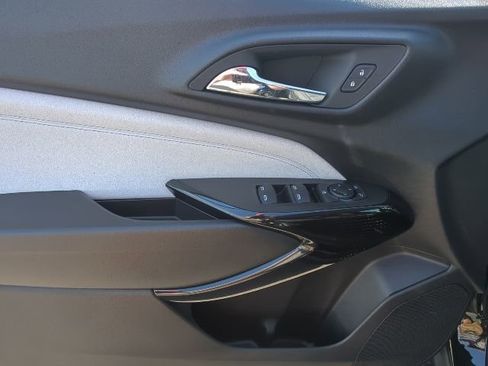 New 2026 Chevrolet Trax LT w/ LT Convenience Package FWD image 12