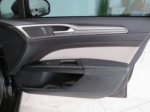 Used 2019 Ford Fusion SE w/ Equipment Group 151A image 29