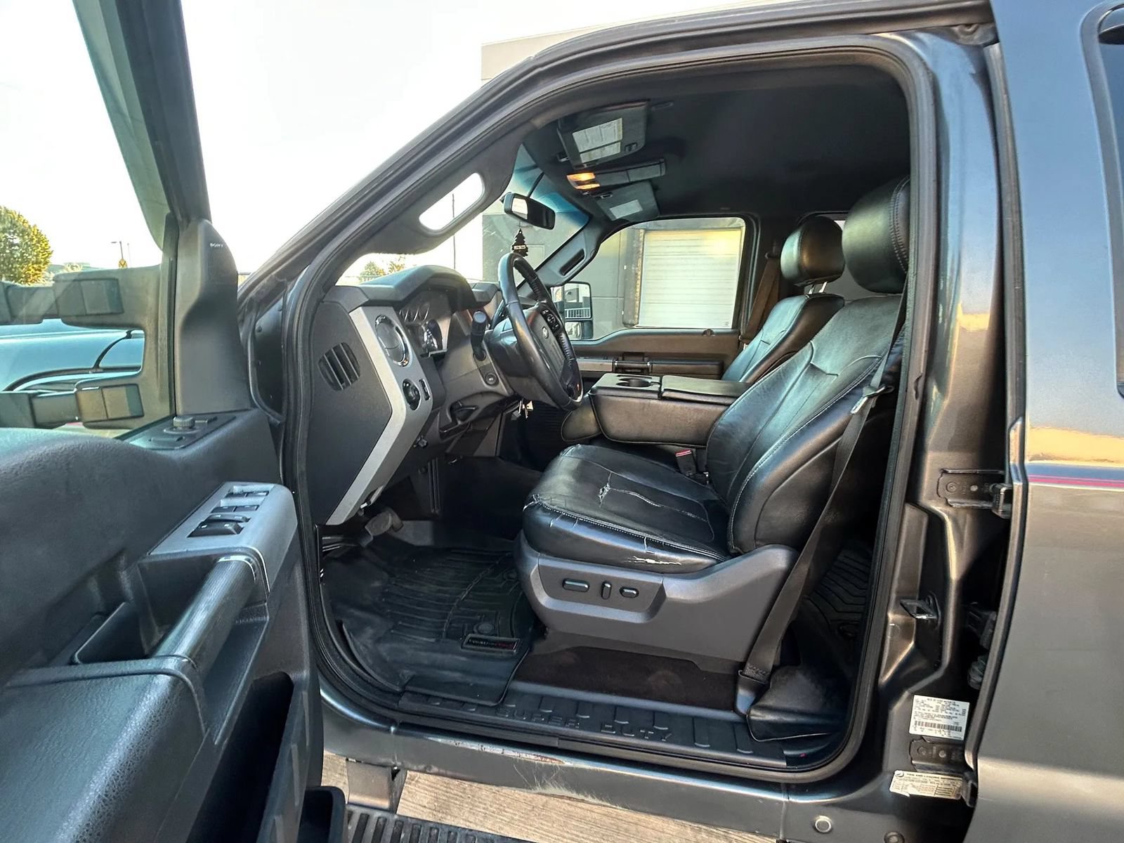 Used 2015 Ford F250 Lariat w/ Chrome Package AWD/4WD image 9