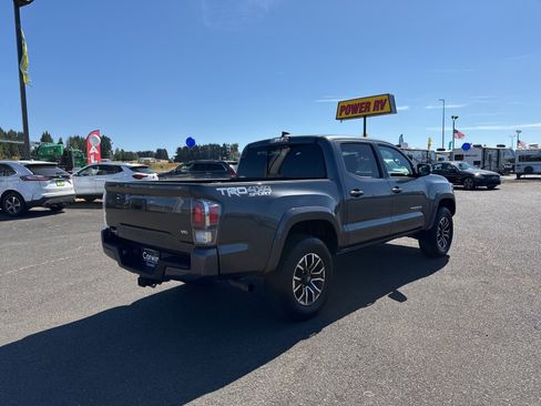 Used 2021 Toyota Tacoma TRD Sport image 5