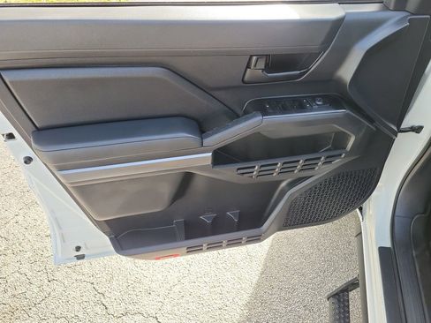 New 2025 Toyota Tacoma SR5 AWD/4WD image 19