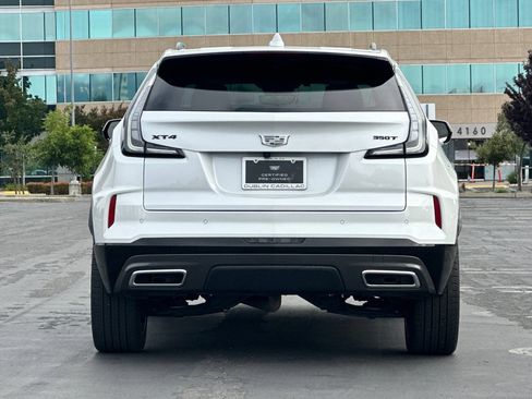 Used 2025 Cadillac XT4 Sport w/ LPO, Onyx Lite Package FWD image 5