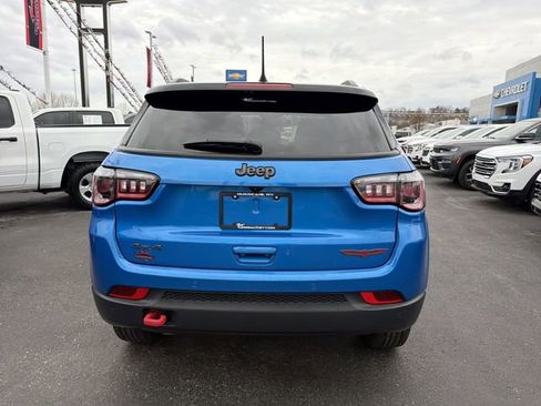 Used 2024 Jeep Compass Trailhawk AWD/4WD image 4