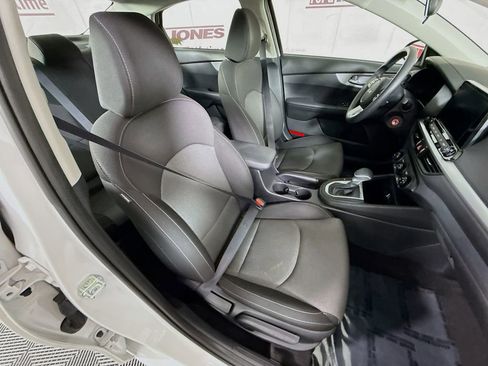 Used 2023 Kia Forte LXS FWD image 28