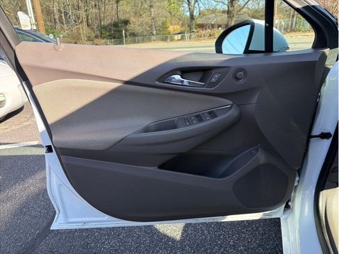 Used 2017 Chevrolet Cruze LS image 7