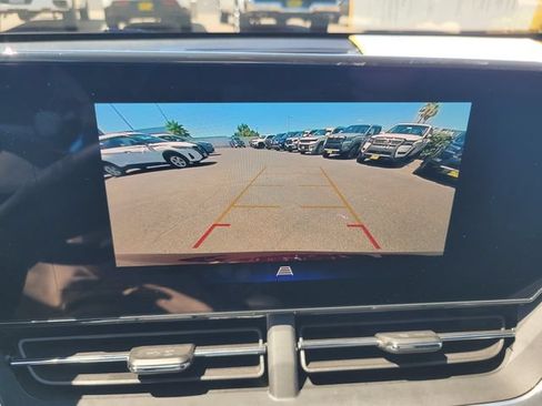 Used 2024 Chevrolet Trax LT w/ Driver Confidence Package FWD image 21