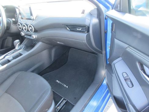 Used 2024 Nissan Sentra SV image 18