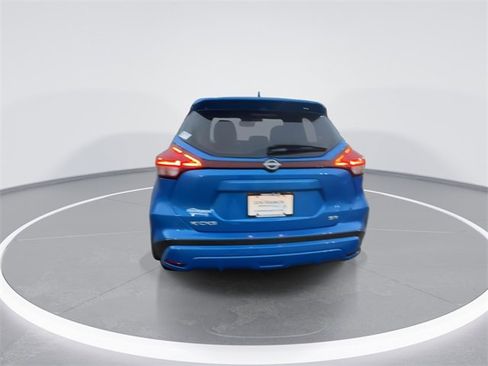 Used 2022 Nissan Kicks SR w/ Premium Package image 7