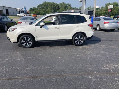 Used 2018 Subaru Forester 2.5i Limited AWD/4WD image 4