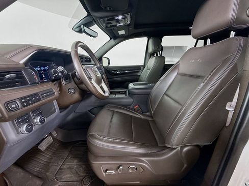 Used 2021 GMC Yukon Denali w/ Denali Premium Package image 20