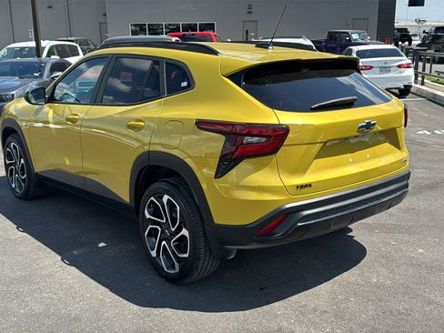 Used 2024 Chevrolet Trax RS w/ Sunroof Package image 7