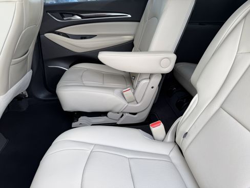 Used 2020 Buick Enclave Essence w/ Sound and Sites Package image 17