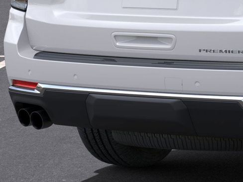 New 2025 Chevrolet Suburban Premier AWD/4WD image 38