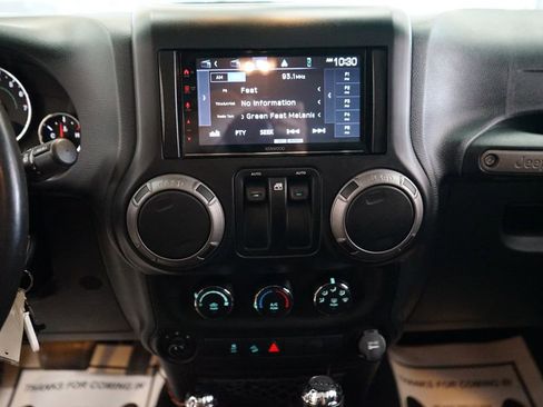 Used 2017 Jeep Wrangler Sport AWD/4WD image 7