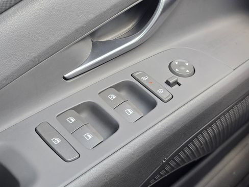 Certified 2025 Hyundai Elantra Sport image 23