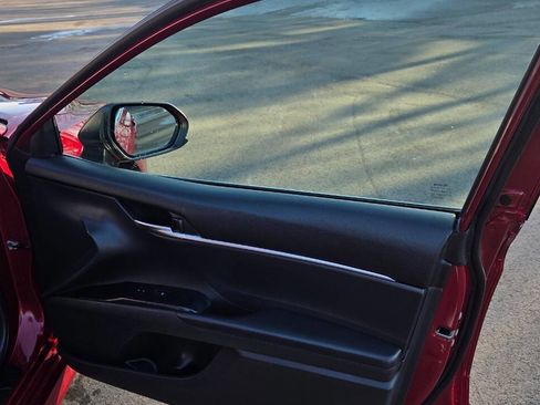 Used 2019 Toyota Camry L image 12