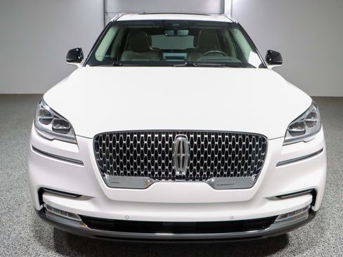 Used 2022 Lincoln Aviator Reserve w/ Equipment Group 201A image 4